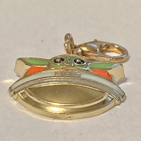 Star Wars The Child Baby Yoda Grogu Mandalorian Charm Clip On Zipper Pull - Picture 7 of 10